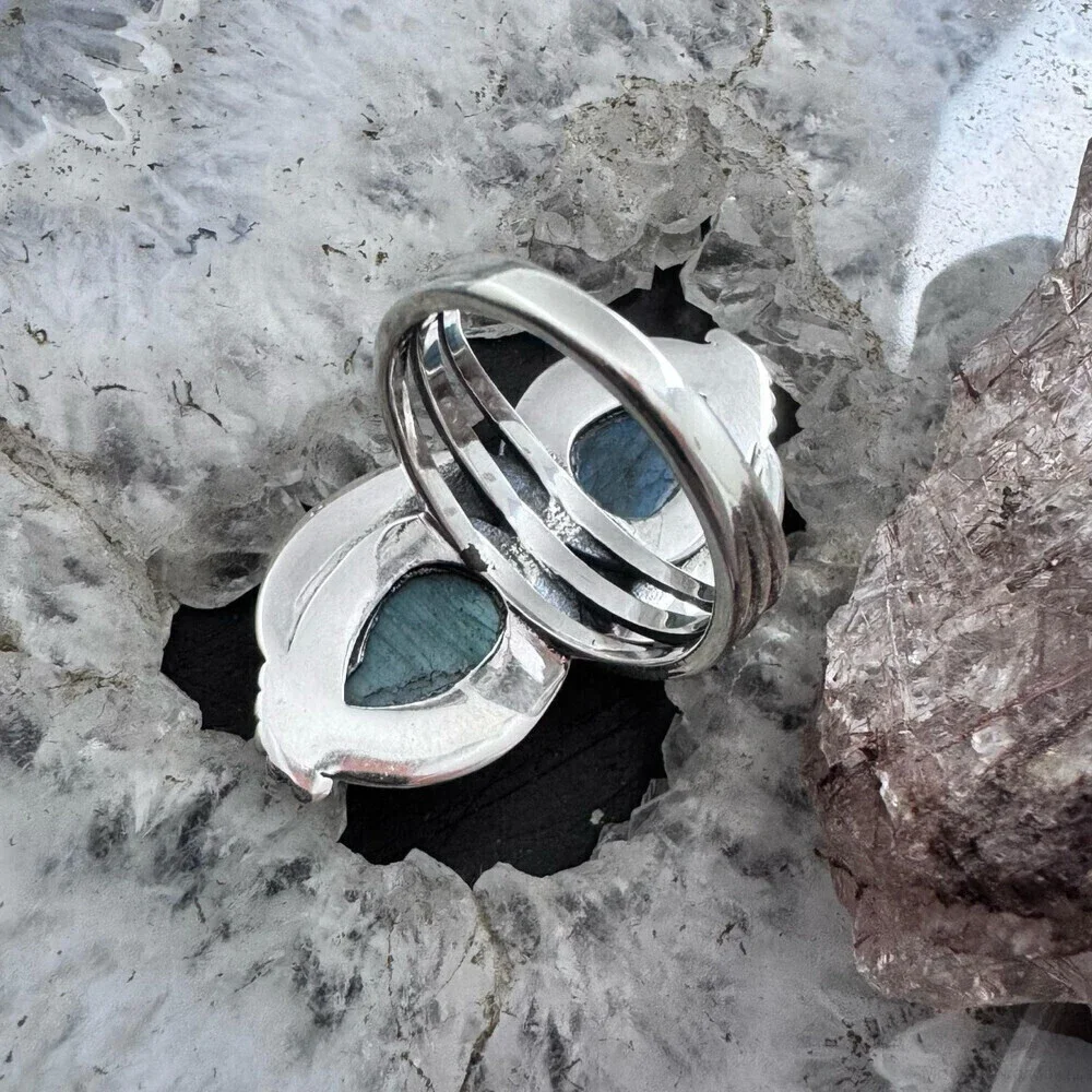 Sterling Southwestern Style Teardrop Labradorite Leaves Decorated Ring For Women